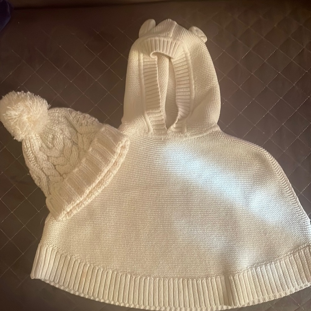 Gap size 3yrs poncho and matching hat